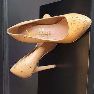 Shelly's London pumps